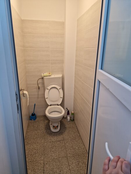 Baicului 80, inchiriez spatiu.